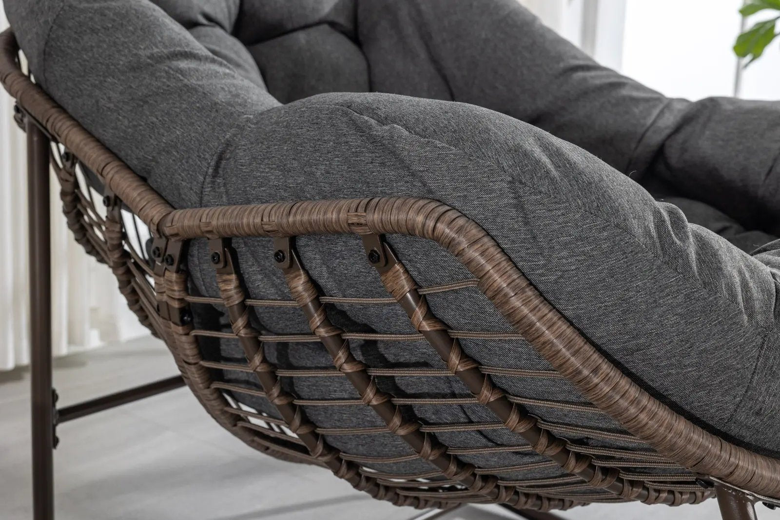 LuneluX_Home – Outdoor Rocking Lounge Chair with Cushion (Grey) Carmine Juneberry