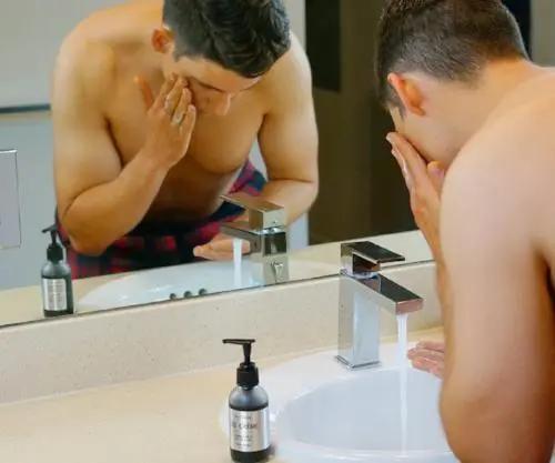 Daily Detox Face Wash- With Charcoal Mint Green Leto